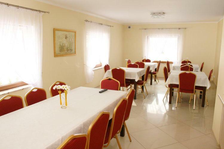 Gosciniec W Ogrodzie Apartment Brusy ภายนอก รูปภาพ