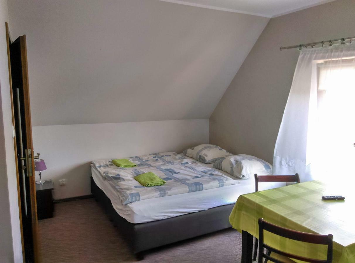 Gosciniec W Ogrodzie Apartment Brusy ภายนอก รูปภาพ