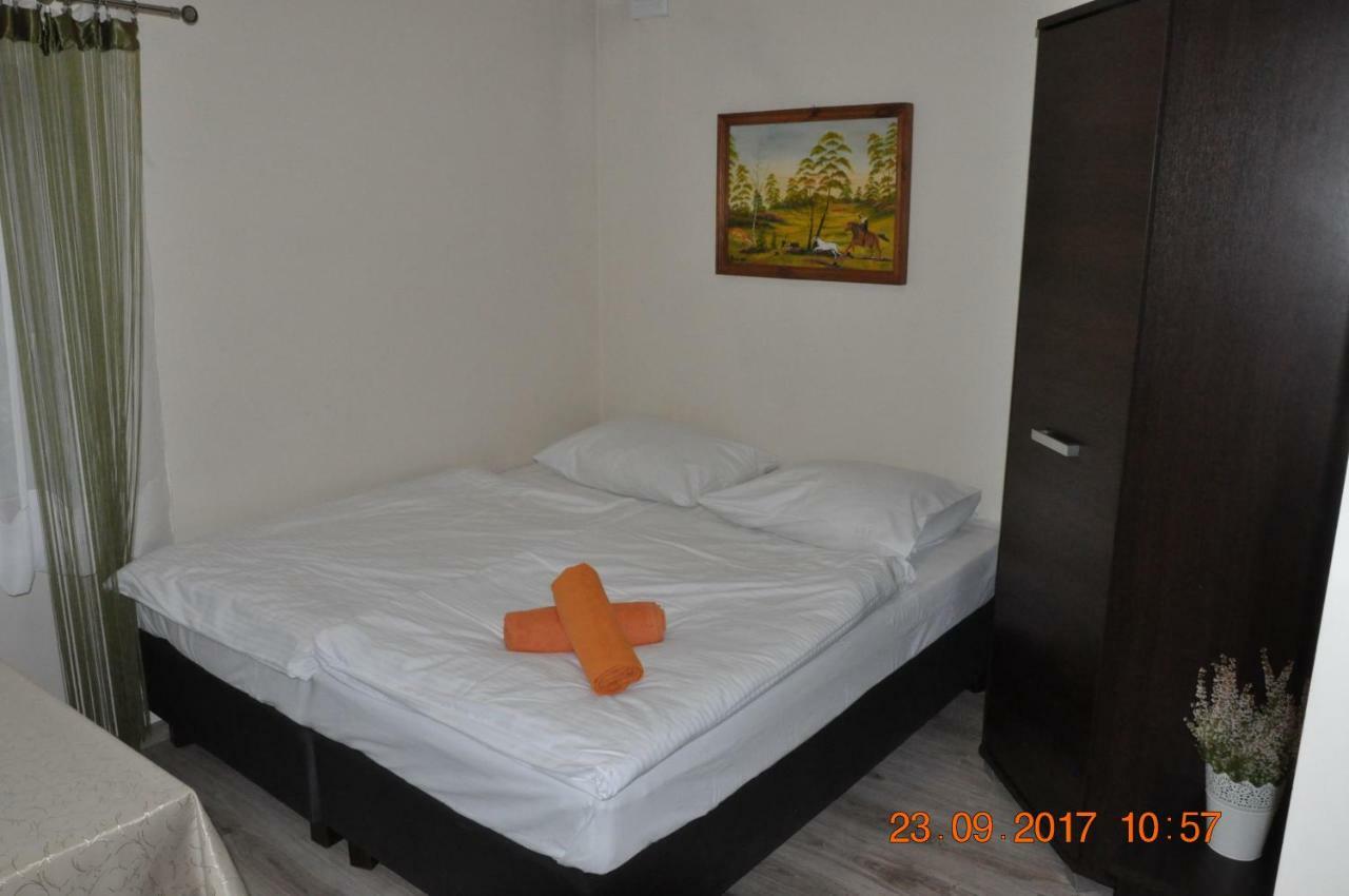 Gosciniec W Ogrodzie Apartment Brusy ภายนอก รูปภาพ
