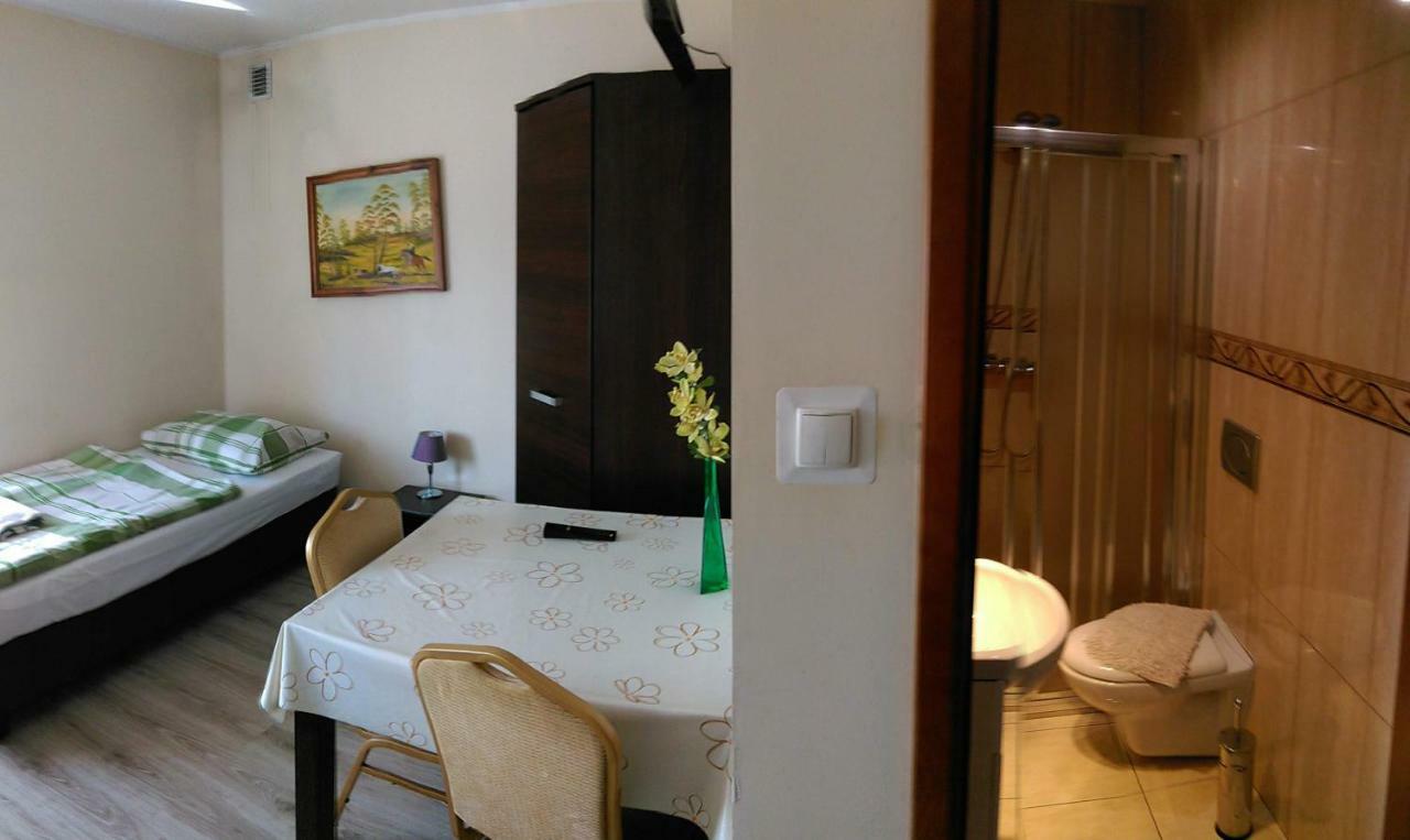 Gosciniec W Ogrodzie Apartment Brusy ภายนอก รูปภาพ