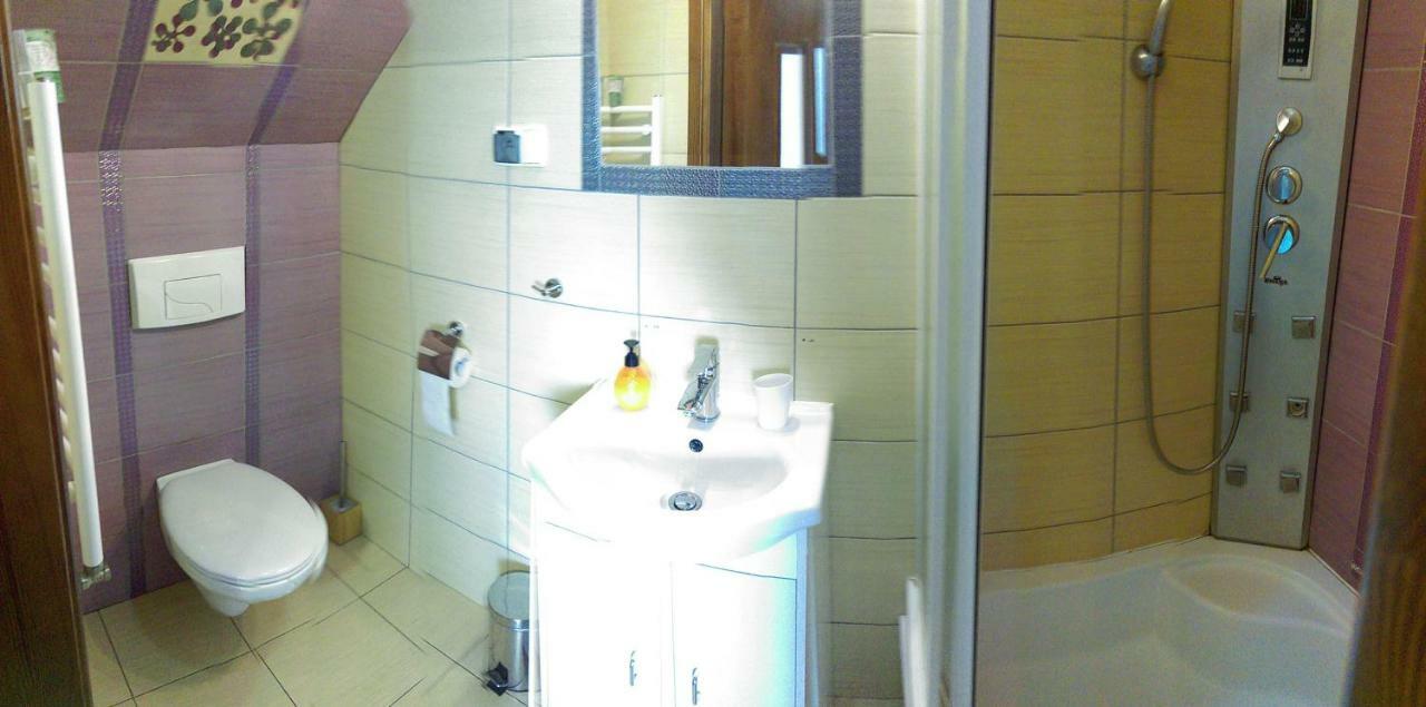 Gosciniec W Ogrodzie Apartment Brusy ภายนอก รูปภาพ